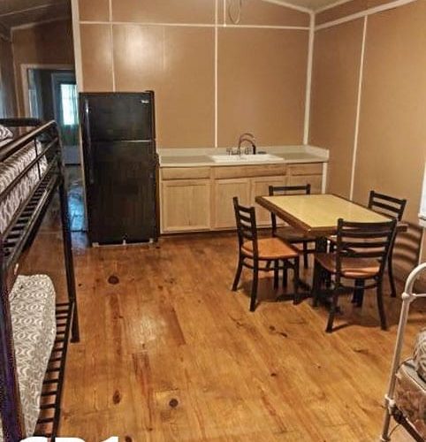 Riverside Cabins - Paradise Ranch RV Resort